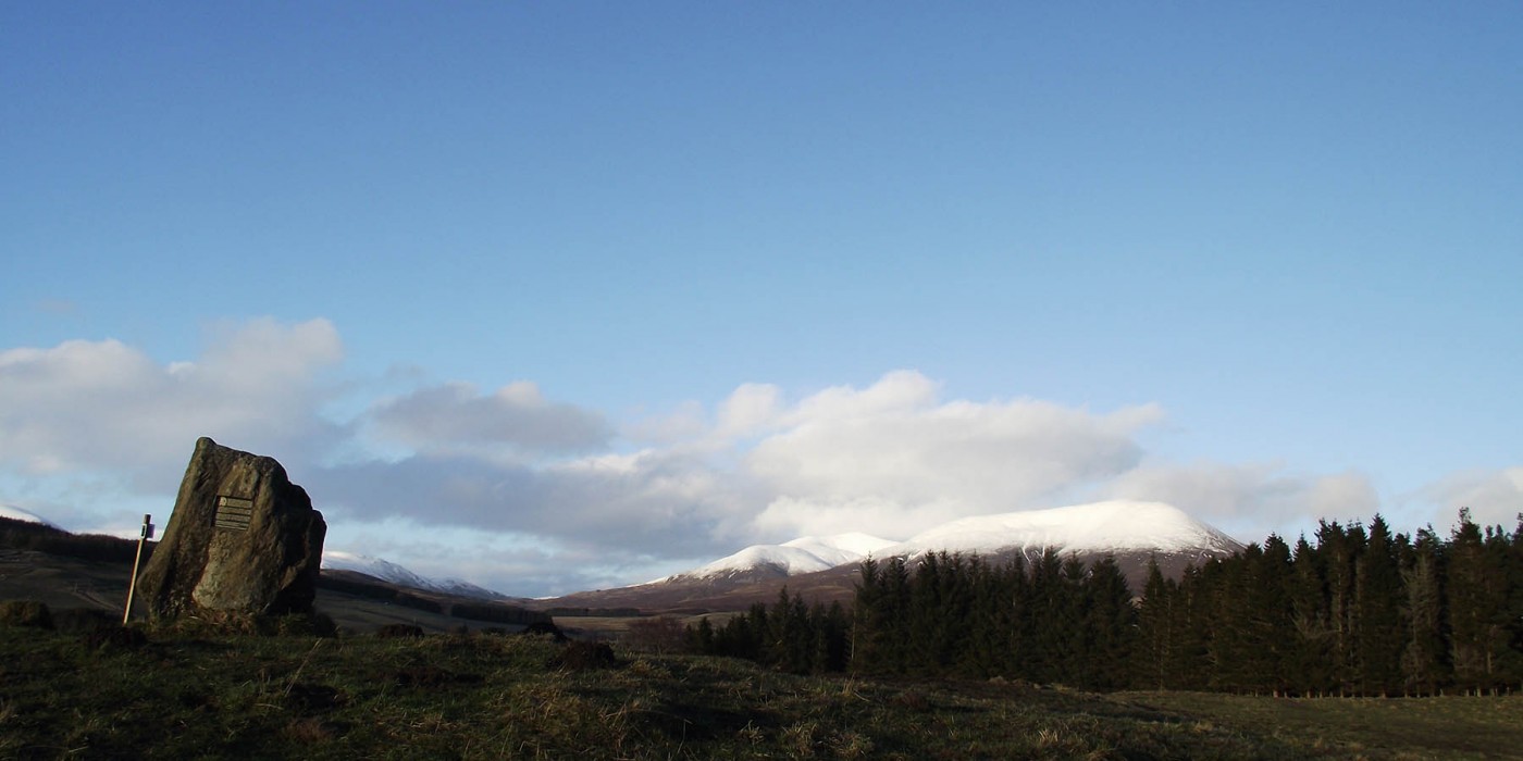 Montrose_memorial and Beinn a Ghlo