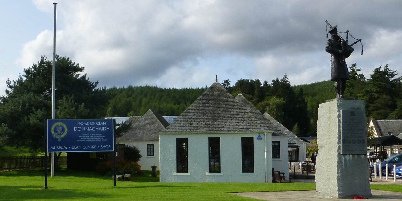 Clan Centre and statue_2000
